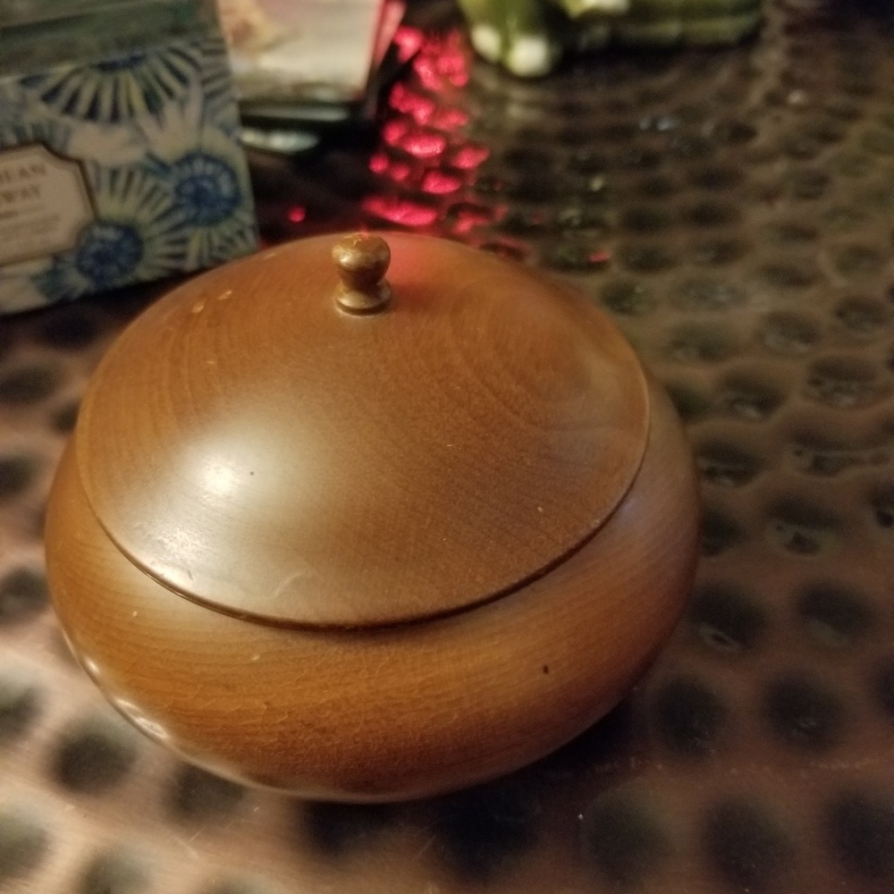 Nwt awesome canister made from myrtle wood